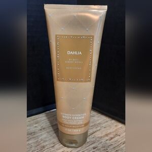 "DAHLIA"